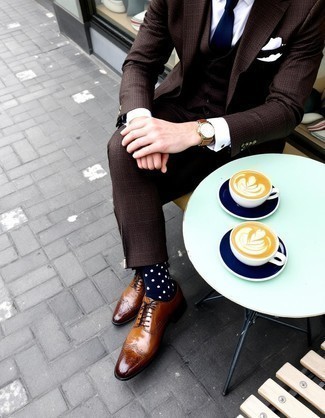 Dunkelbraunen Anzug mit Karomuster kombinieren – 59 Herren Outfits