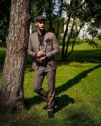 Dunkelbraunen Dreiteiler mit Karomuster kombinieren – 12 Herren Outfits