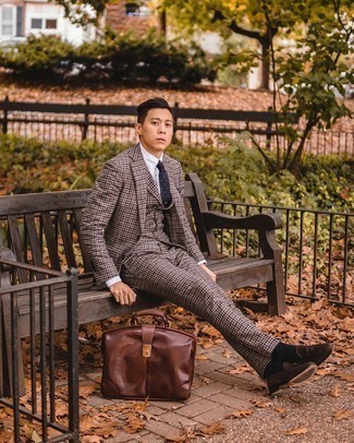 Dunkelbraunen Dreiteiler mit Karomuster kombinieren – 12 Herren Outfits