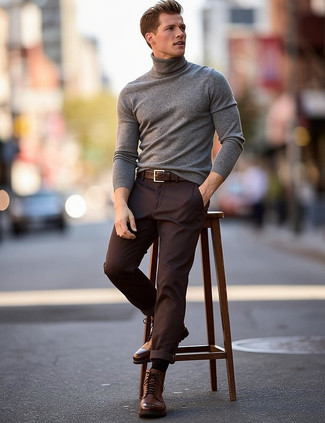 Welche Rollkragenpullover mit dunkelbrauner Chinohose zu tragen – 292 Herren Outfits