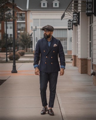 40 Jährige: Welche Jeans mit dunkelbrauner Doppelmonks zu tragen – 5 Herbst Herren Outfits