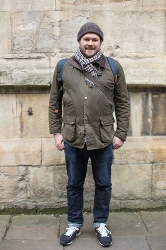 Dunkelbraunen Schal mit Hahnentritt-Muster kombinieren – 7 Herren Outfits