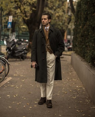 Dunkelbraunen Schal mit Hahnentritt-Muster kombinieren – 7 Herren Outfits