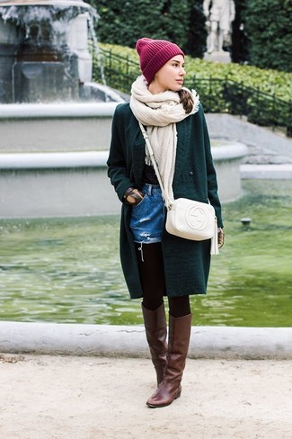 Dunkelbraune kniehohe Stiefel aus Leder kombinieren – 105 Damen Outfits