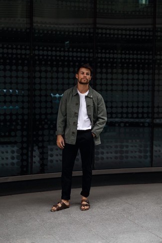 20 Jährige: Welche Chinohosen mit dunkelbrauner Sandalen zu tragen – 43 Herren Outfits