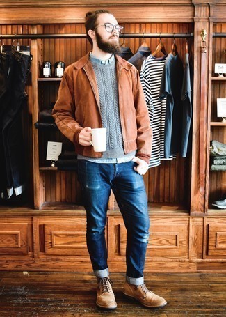 Dunkelbraune Wildleder Bomberjacke kombinieren – 30 Herren Outfits kühl Wetter