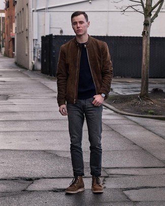 Dunkelbraune Wildleder Bomberjacke kombinieren – 228 Herren Outfits