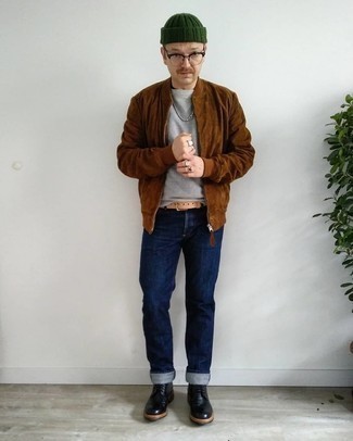 Dunkelbraune Wildleder Bomberjacke kombinieren – 30 Herren Outfits kühl Wetter