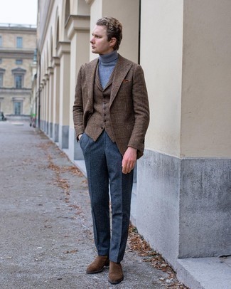 Wie dunkelbraune Wollweste mit dunkelbrauner Chelsea Boots aus Wildleder zu kombinieren – 4 Herren Outfits