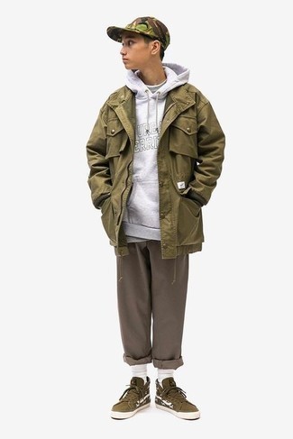 Dunkelgrüne Camouflage Baseballkappe kombinieren – 12 Herren Outfits