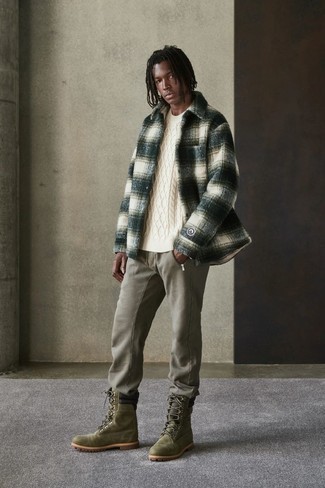 Dunkelgrüne Jacke mit Karomuster kombinieren – 12 Frühling Herren Outfits