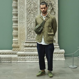 Dunkelgrüne Jacke mit Karomuster kombinieren – 12 Frühling Herren Outfits