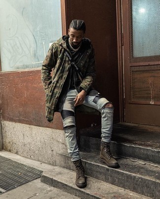 Welche T-Shirts mit einem Rundhalsausschnitt mit dunkelgrüner Regenjacke zu tragen – 59 Herren Outfits