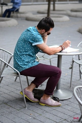 Dunkellila Leder Brogues kombinieren – 11 Herren Outfits