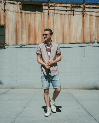 Wie Jeansshorts mit weißen T-shirts zu kombinieren – 135 Herren Outfits