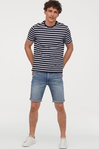 Wie Jeansshorts mit weißen T-shirts zu kombinieren – 135 Herren Outfits