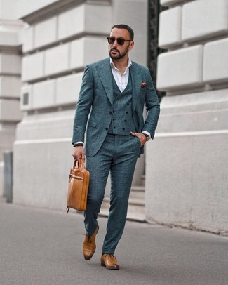 Beige Leder Oxford Schuhe kombinieren – 75 Herren Outfits: Machen Sie sich mit einem dunkelgrünen Dreiteiler mit Karomuster und einem weißen Businesshemd einen verfeinerten, eleganten Stil zu Nutze. Ergänzen Sie Ihr Look mit beige Leder Oxford Schuhen.