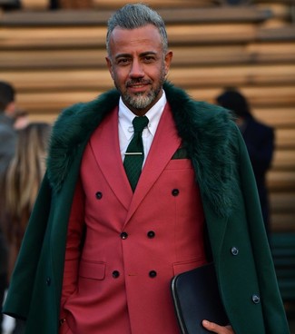Wie Businesshemd mit Mantels mit einem Pelzkragen zu kombinieren – 38 Herren Outfits