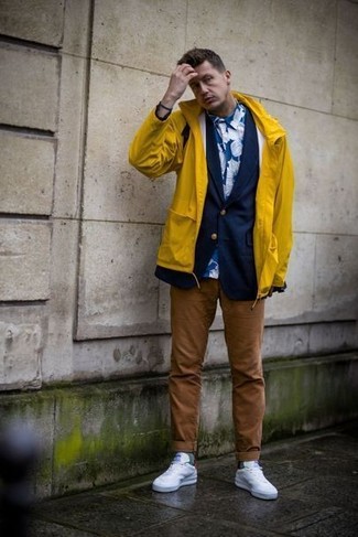 Wie Businesshemd mit Regenjacke zu kombinieren – 105 Herren Outfits