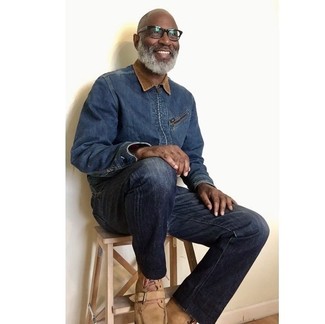 50 Jährige: Wie Jeans mit Shirtjacke zu kombinieren – 137 Herren Outfits: Kombinieren Sie eine Shirtjacke mit Jeans für einen bequemen Alltags-Look. Dieses Outfit passt hervorragend zusammen mit einer beige Lederfreizeitstiefeln.