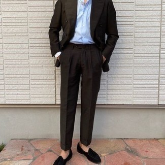 30 Jährige: Welche Slipper mit braunen Anzuges zu tragen – 328 Herren Outfits: Kombinieren Sie einen braunen Anzug mit einem hellblauen Businesshemd für einen stilvollen, eleganten Look. Fühlen Sie sich ideenreich? Komplettieren Sie Ihr Outfit mit Slippern.