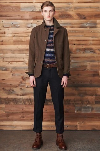 Braunen Ledergürtel kombinieren – 500+ Smart-Casual Herren Outfits: Halten Sie Ihr Outfit locker mit einer braunen Feldjacke und einem braunen Ledergürtel. Setzen Sie bei den Schuhen auf die klassische Variante mit einer braunen Lederfreizeitstiefeln.