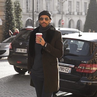 Wie Mantel mit einem Pelzkragen mit Chinohose zu kombinieren – 33 Herren Outfits