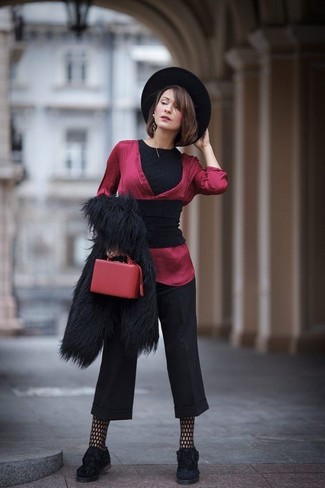 Wie Pelzjacke mit plateau Slippers zu kombinieren – 3 Damen Outfits