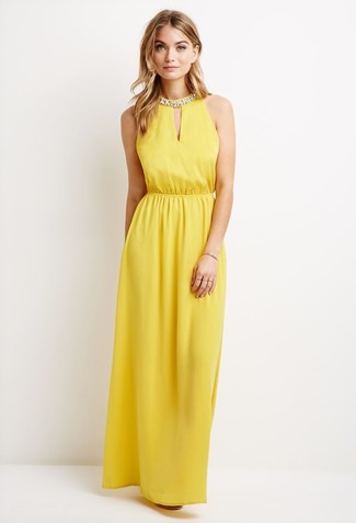 Gelbes Ballkleid kombinieren – 37 Damen Outfits: Beherrschen Sie den edlen Look mit einem gelben Ballkleid.