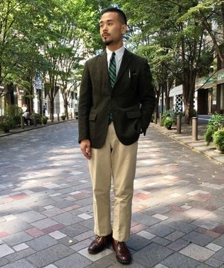 Grüne horizontal gestreifte Krawatte kombinieren – 22 Herren Outfits