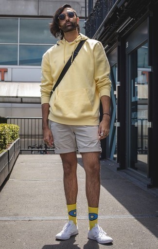 Gelbgrüne bedruckte Socken kombinieren – 26 Herren Outfits