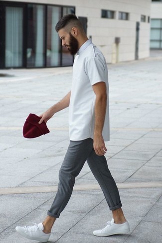 Welche niedrige Sneakers mit grauer Chinohose zu tragen – 1870+ Herren Outfits