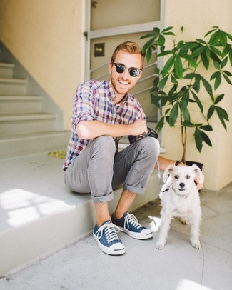 Welche niedrige Sneakers mit grauer Chinohose zu tragen – 1870+ Herren Outfits