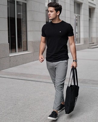 Welche niedrige Sneakers mit grauer Chinohose zu tragen – 1870+ Herren Outfits