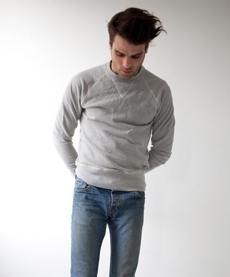 Welche Jeans mit grauen Pullovers mit einem Rundhalsausschnitt zu tragen – 549+ Herren Outfits