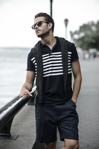 Welche Polohemden mit grauen Pullovers mit einem Rundhalsausschnitt zu tragen – 19 Herren Outfits