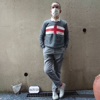 Welche Polohemden mit grauen Pullovers mit einem Rundhalsausschnitt zu tragen – 19 Herren Outfits