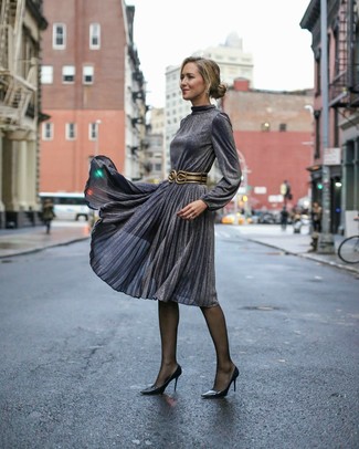 20 Jährige: Graues Kleid kombinieren – 17 Elegante Damen Outfits