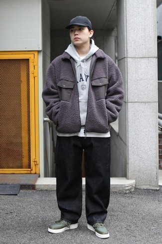 Welche Pullover mit einem Reißverschluß mit grauen Pullovers mit einem Kapuze zu tragen – 8 Herren Outfits