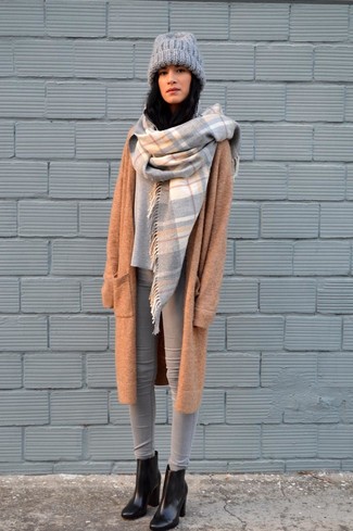 Graue Strick Mütze kombinieren – 31 Damen Outfits