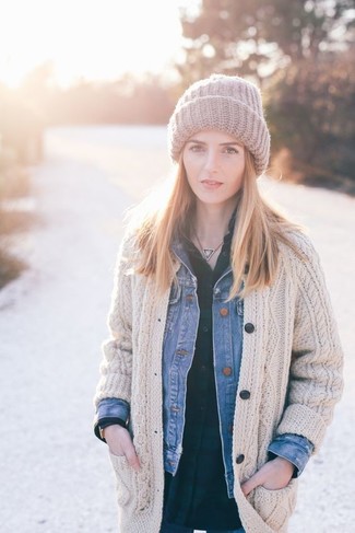 Graue Strick Mütze kombinieren – 31 Damen Outfits