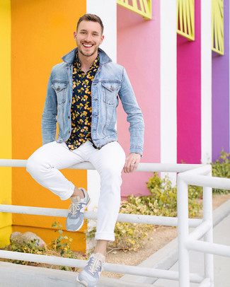 Welche Chinohosen mit grauer niedriger Sneakers zu tragen – 297 Herren Outfits