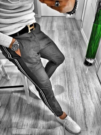 Welche Chinohosen mit grauer niedriger Sneakers zu tragen – 297 Herren Outfits
