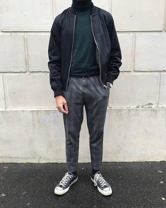 Graue Chinohose mit Schottenmuster kombinieren – 136 Herbst Herren Outfits
