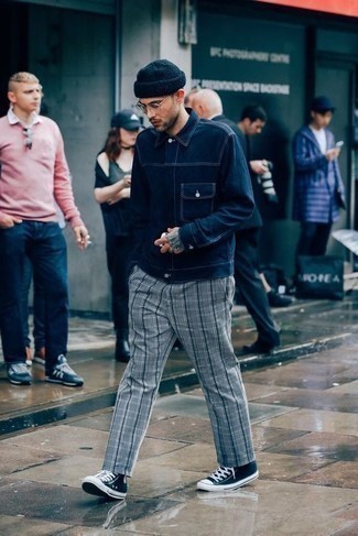 Graue Chinohose mit Schottenmuster kombinieren – 136 Herbst Herren Outfits