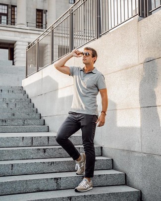 Welche Chinohosen mit grauen Polohemdes zu tragen – 122 Herren Outfits