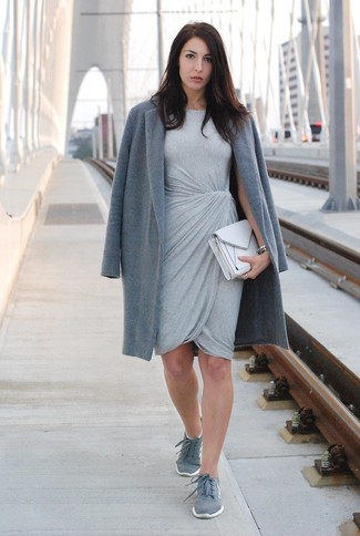 Graues Etuikleid kombinieren – 35 Damen Outfits