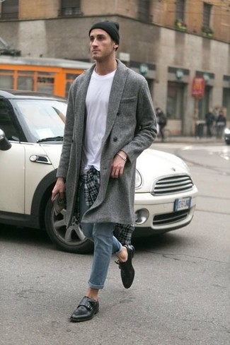 Welche T-Shirts mit einem Rundhalsausschnitt mit grauer enger Jeans zu tragen – 221 Herren Outfits
