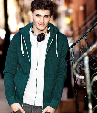 Welche T-Shirts mit einem Rundhalsausschnitt mit grauer enger Jeans zu tragen – 221 Herren Outfits