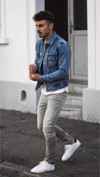 Welche T-Shirts mit einem Rundhalsausschnitt mit grauer enger Jeans zu tragen – 221 Herren Outfits
